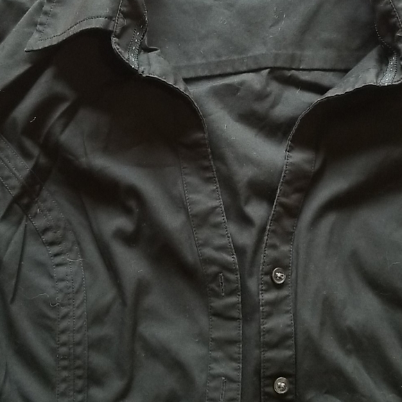 3/22!!! Button-Down Blouse - Picture 4 of 5